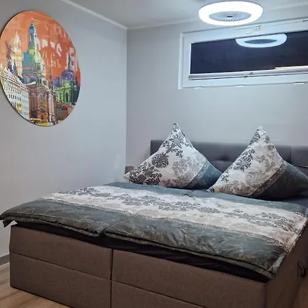 Ferienwohnung Oder Studio Dresden-Neustadt Inkl Parkplatz Mit Balkon Oder Terrasse Room photo