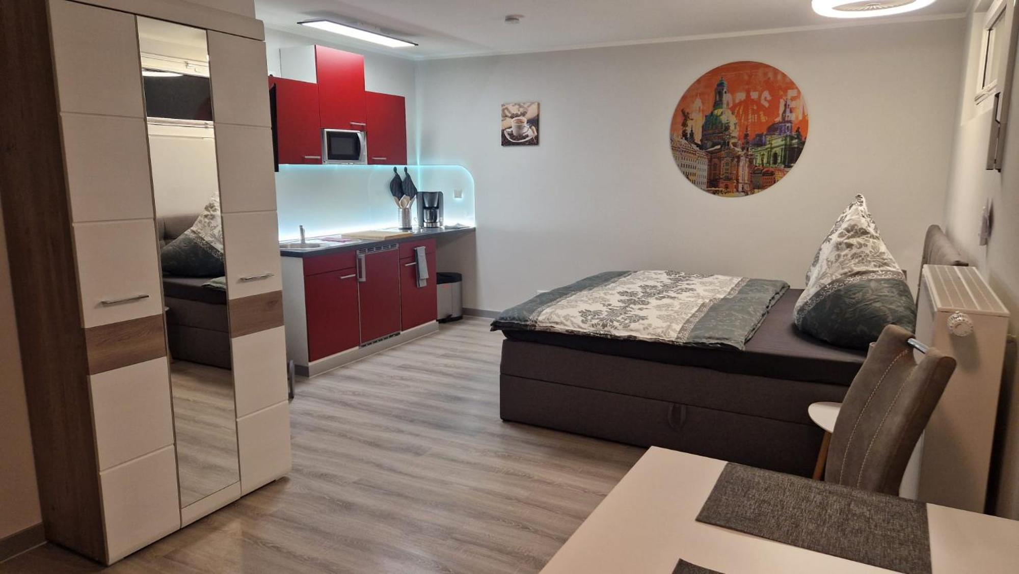 Oder Dresden-neustadt Inkl Parkplatz Mit Balkon Oder Terrasse