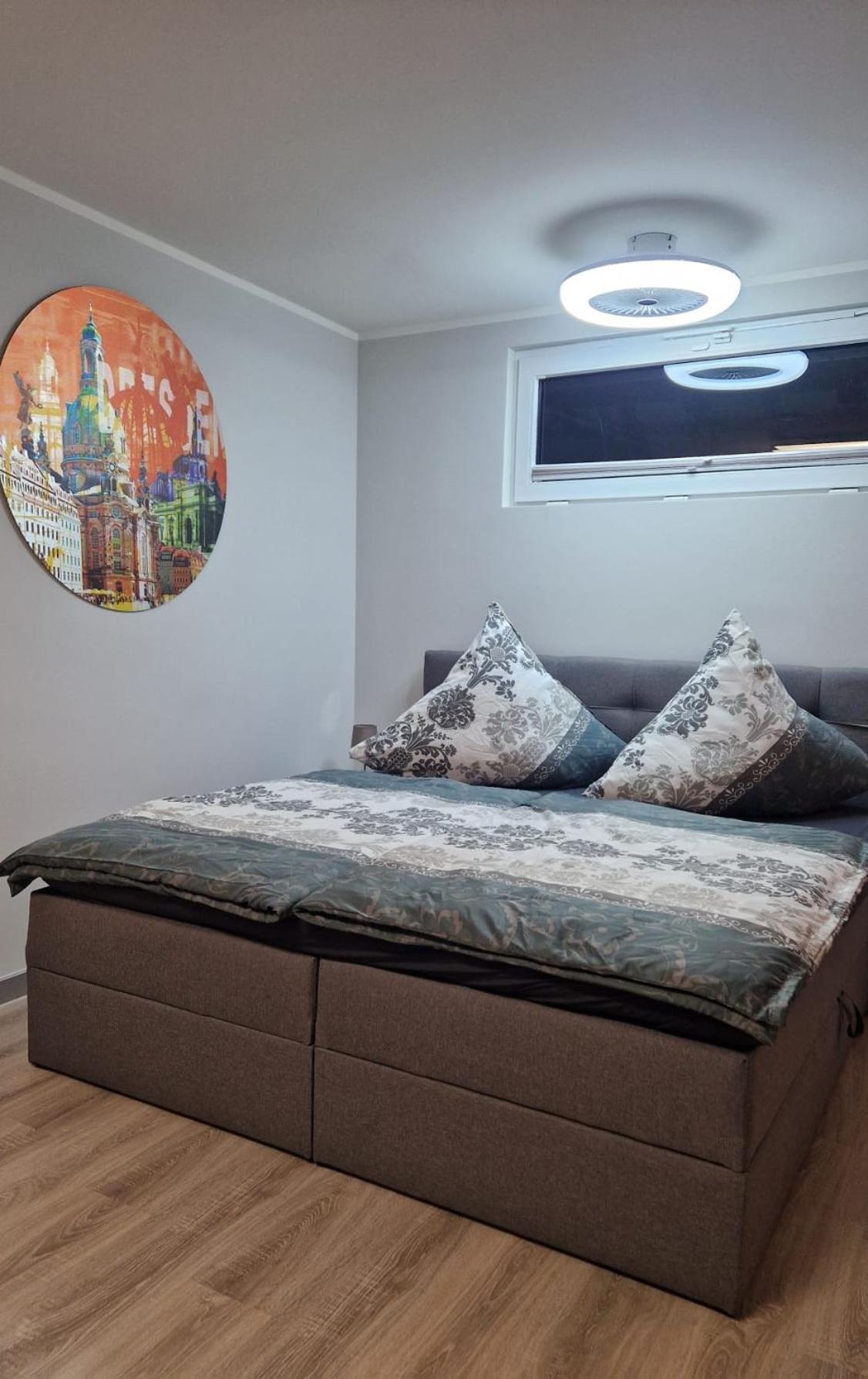 Oder Dresden-neustadt Inkl Parkplatz Mit Balkon Oder Terrasse *