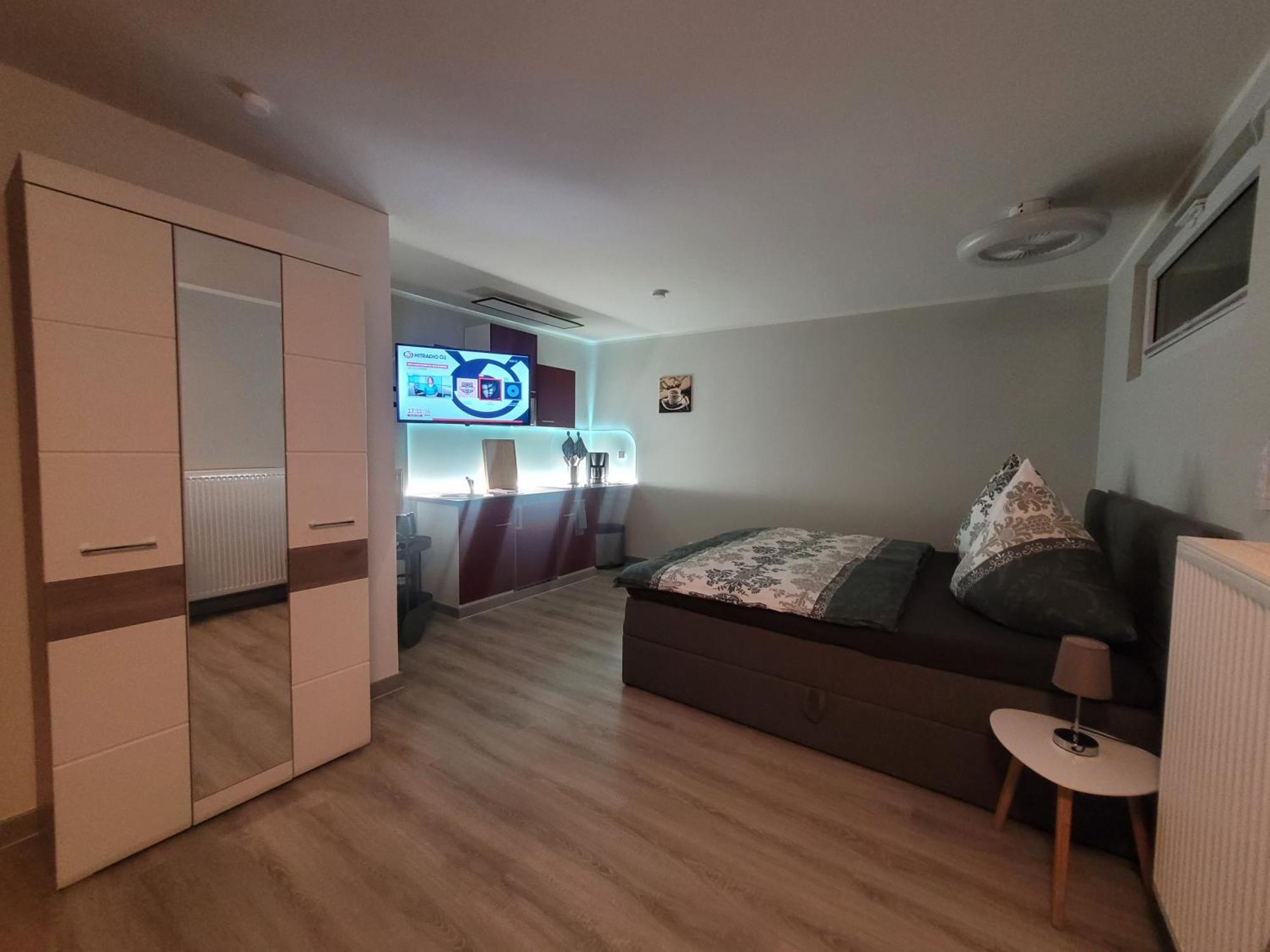 Oder Dresden-neustadt Inkl Parkplatz Mit Balkon Oder Terrasse Apartment Dresden