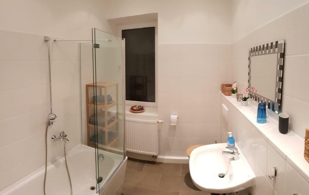 Oder Dresden-neustadt Inkl Parkplatz Mit Balkon Oder Terrasse Apartment *