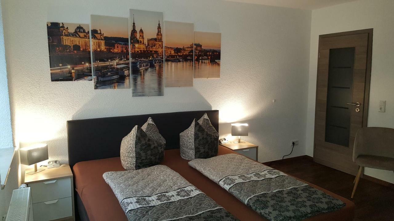 Oder Dresden-neustadt Inkl Parkplatz Mit Balkon Oder Terrasse Apartment